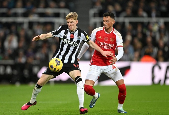 Chuy&ecirc;n gia Tony Ansell dự đo&aacute;n Newcastle vs Arsenal, 3h00 ng&agrave;y 6/2 - Ảnh 1