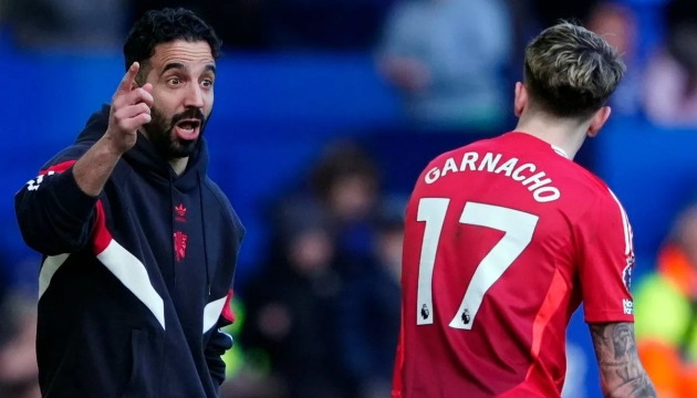 HLV Amorim l&ecirc;n tiếng khi h&agrave;ng trăm nh&acirc;n vi&ecirc;n ở MU mất việc - Ảnh 1