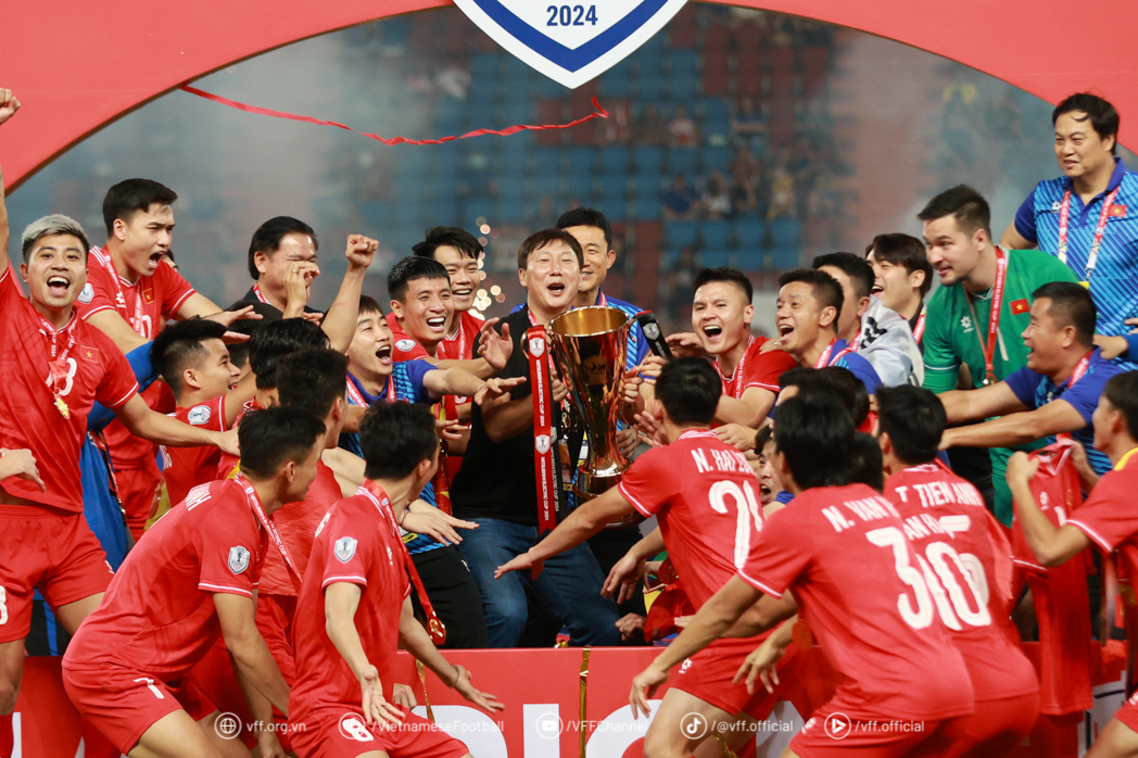 X&aacute;c định 3 cầu thủ Việt Nam được triệu tập để đấu MU - Ảnh 1