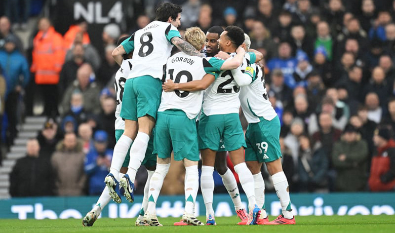 Kèo vàng bóng đá Newcastle vs Ipswich Town, 21h00 ngày 26/4: Đến lúc rớt hạng - Ảnh 1