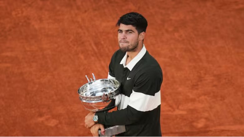 Alcaraz bảo vệ thành công chức vô địch Roland Garros sau màn ngược dòng kinh điển trước Sinner - Ảnh 1