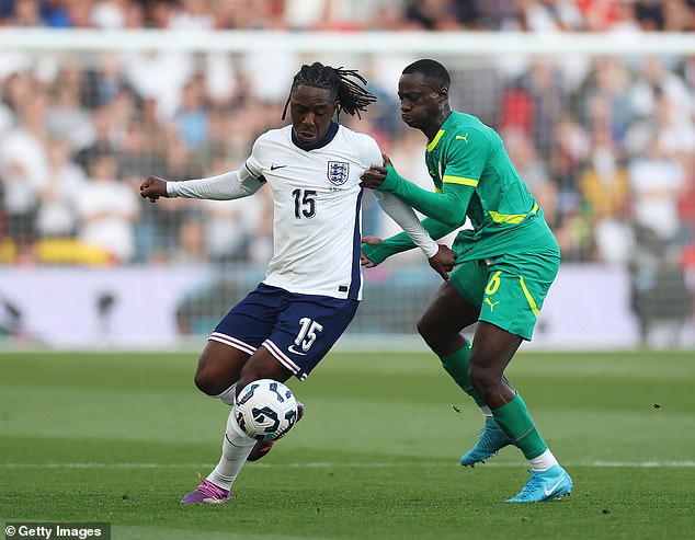 MU nhắm hai phương &aacute;n dự ph&ograve;ng cho Mbeumo - Ảnh 1