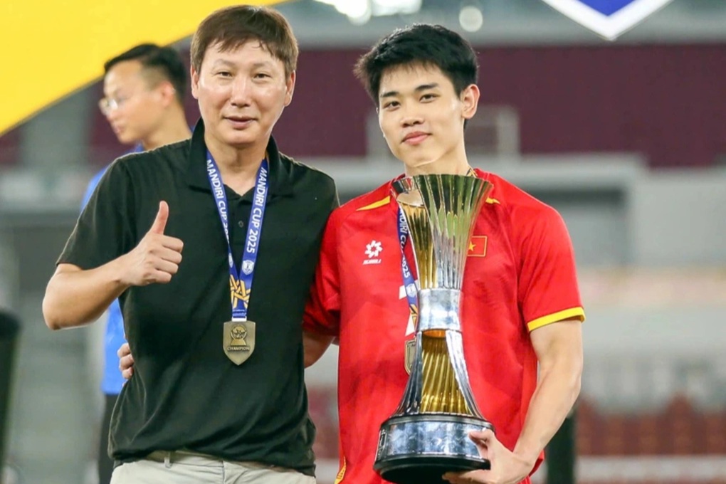 HLV Kim Sang Sik bị b&aacute;o Indonesia tố &lsquo;phi thể thao&rsquo; - Ảnh 1