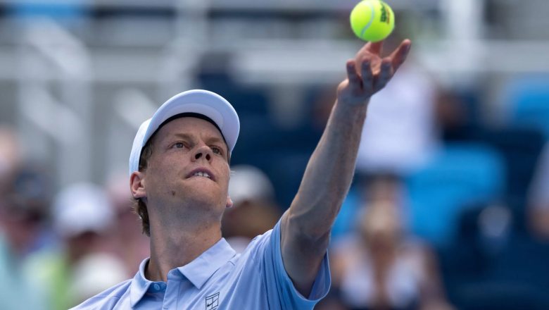 Trận đấu bị gián đoạn liên tục, Sinner vẫn giành vé vào vòng 4 Cincinnati Masters - Ảnh 1