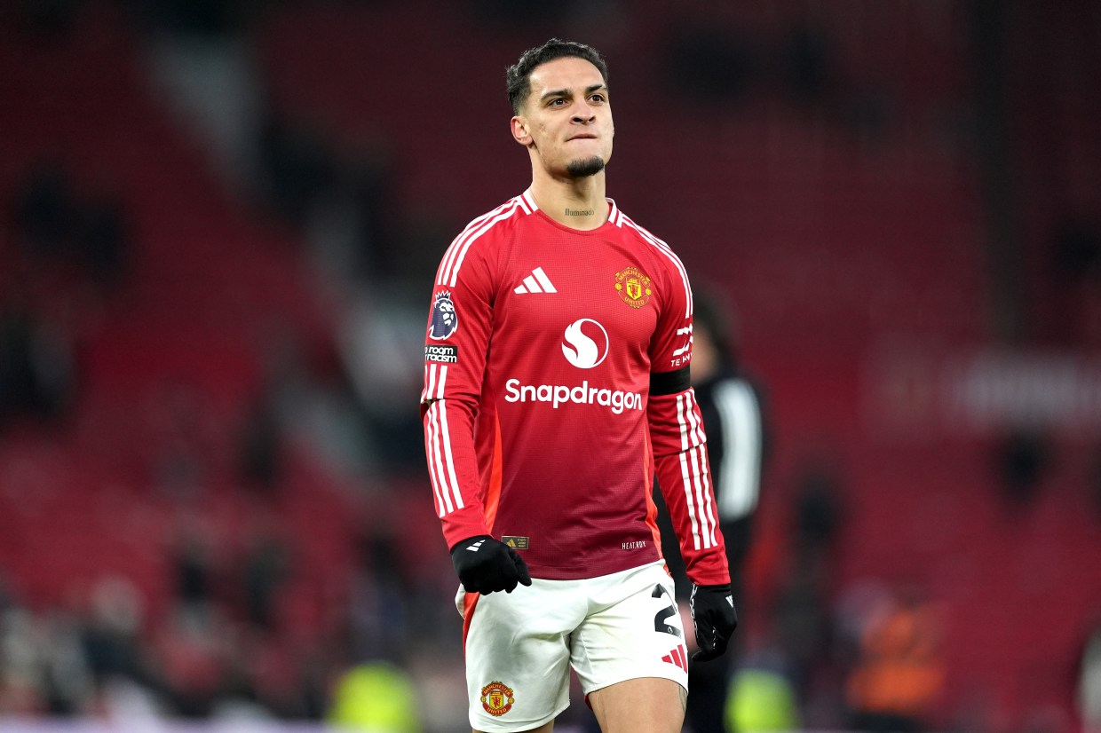 MU đưa ra tối hậu thư, &eacute;p Antony phải ra đi - Ảnh 2