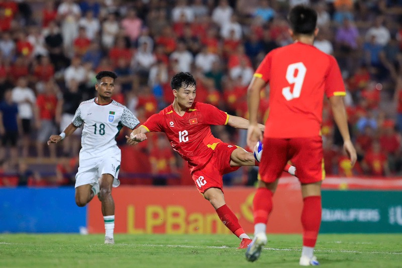 HLV Kim Sang Sik n&oacute;i l&yacute; do U23 Việt Nam chỉ ghi 2 b&agrave;n trước Bangladesh - Ảnh 1