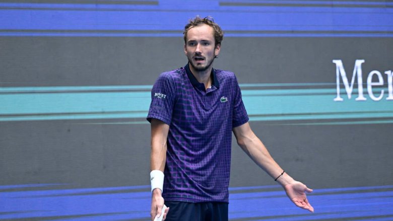 Medvedev bỏ cuộc, Learner Tien gặp Sinner ở chung kết China Open 2025 - Ảnh 1