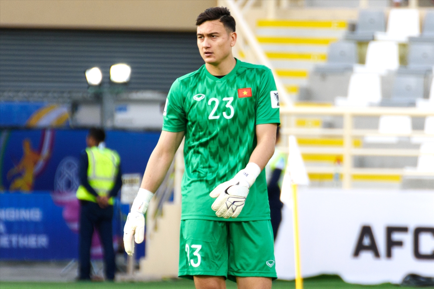 Tuyển Việt Nam triệu tập đội h&igrave;nh gặp Nepal: Văn L&acirc;m trở lại - Ảnh 1