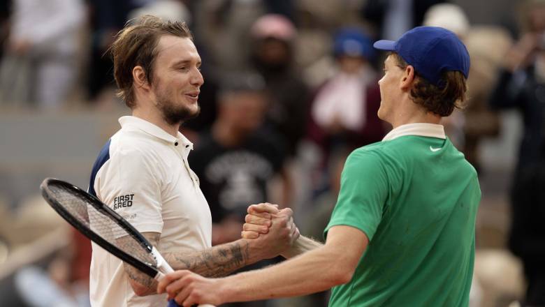 Link trực tiếp tennis Sinner vs Bublik - Tứ kết Vienna Open, 22h30 ngày 24/10 - Ảnh 1