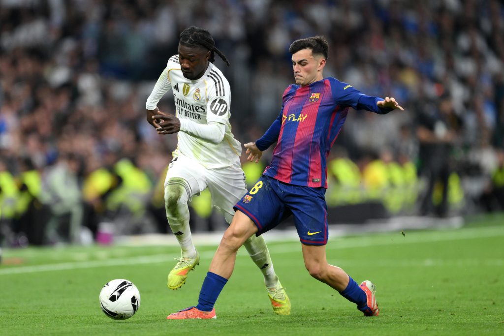 Đ&aacute;nh bại Barcelona, Real Madrid x&acirc;y chắc ng&ocirc;i đầu La Liga - Ảnh 1