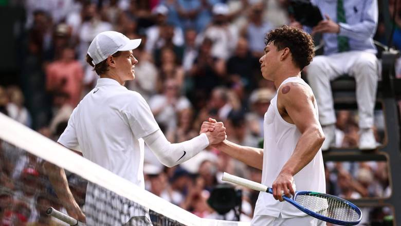 Sinner lần đầu vào tứ kết Paris Masters, tranh vé bán kết với Shelton - Ảnh 1