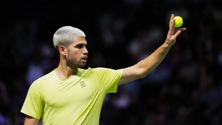 Vượt mặt Sinner, Alcaraz chính thức giành danh hiệu ATP Year-End No. 1 - Ảnh 1