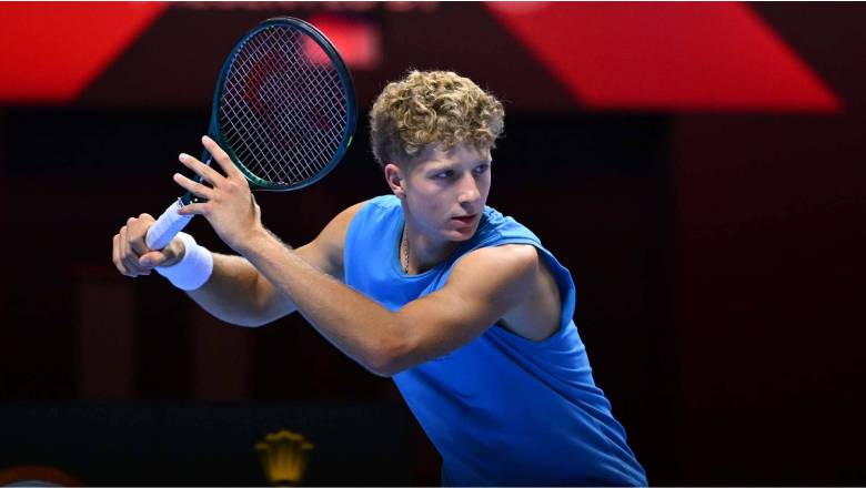 Learner Tien thắng trận đầu tiên tại Next Gen ATP Finals 2025 - Ảnh 1