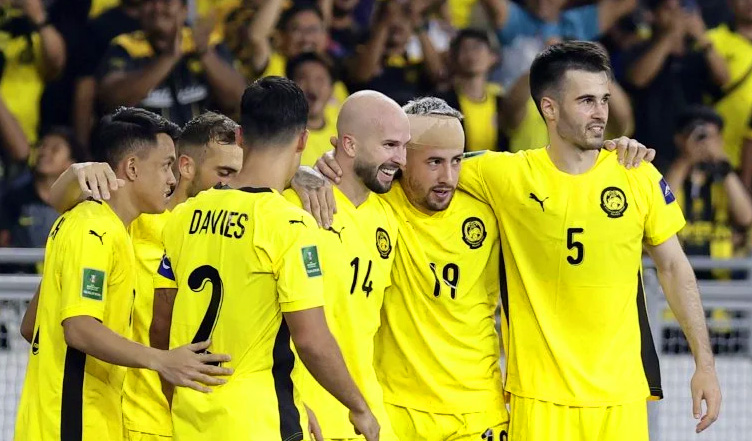 AFC x&aacute;c nhận tin Malaysia bị xử thua 0-3 l&agrave; giả, tuyển Việt Nam vẫn thấp thỏm lo &acirc;u - Ảnh 1