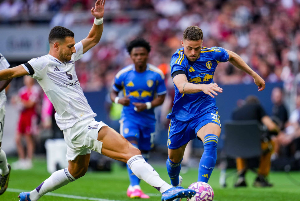 Chuyên gia Tony Ansell dự đoán Leeds vs MU, 19h30 ngày 24/12 - Ảnh 1