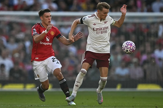 Siêu máy tính dự đoán Arsenal vs MU, 23h30 ngày 25/1 - Ảnh 1