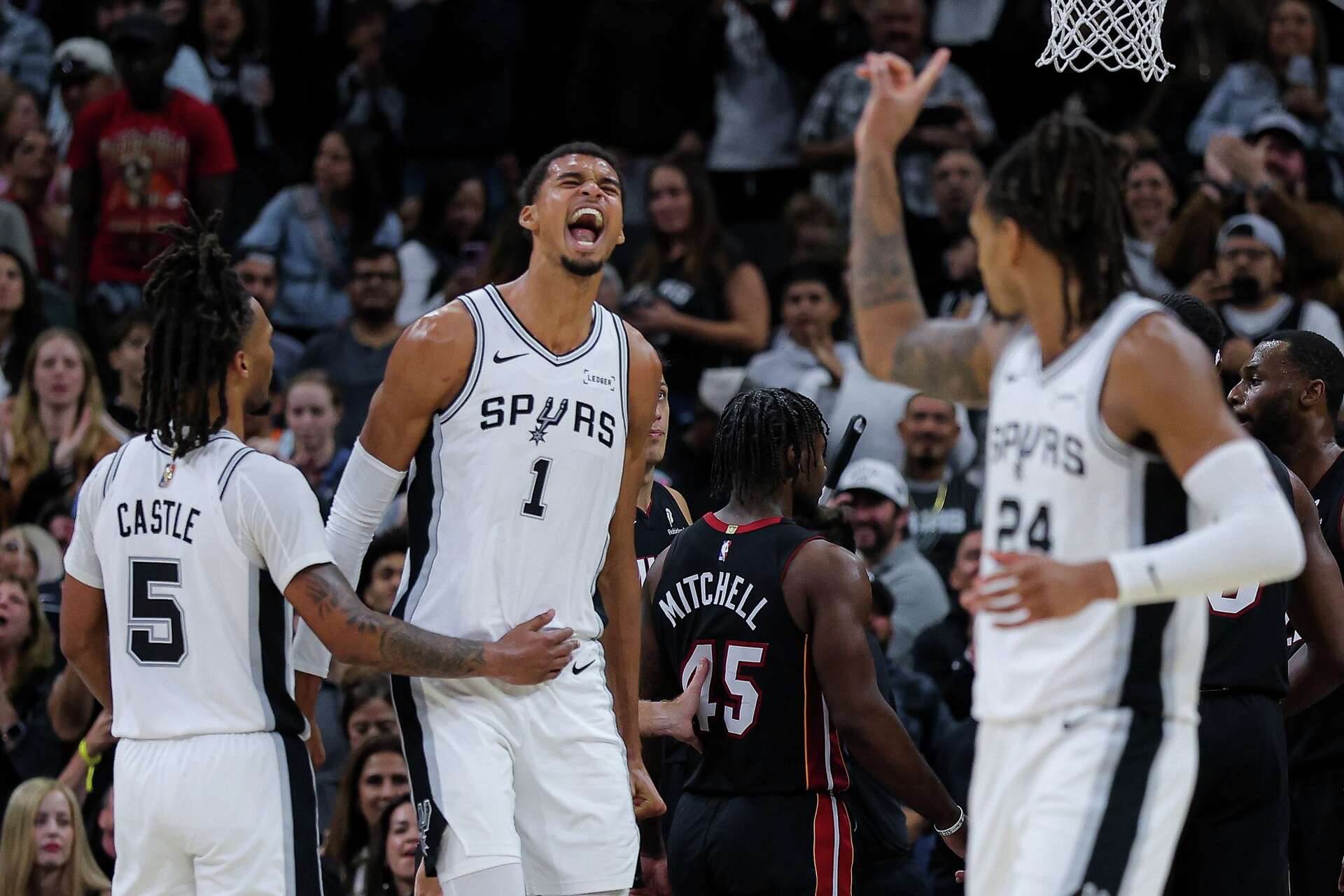 Nhận định b&oacute;ng rổ Detroit Pistons vs San Antonio Spurs, 07h00 ng&agrave;y 24/2: C&acirc;n t&agrave;i c&acirc;n sức - Ảnh 1