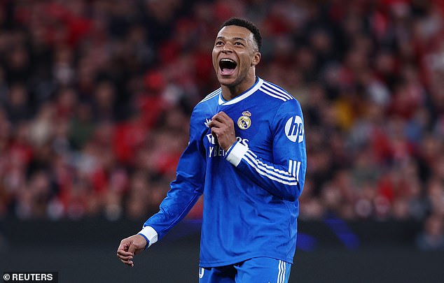 Kylian Mbappe lỡ hẹn với trận t&aacute;i đấu với HLV Mourinho - Ảnh 1