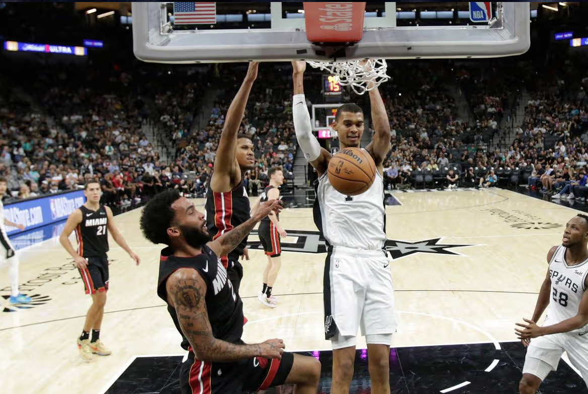 Nhận định b&oacute;ng rổ Philadelphia 76ers vs San Antonio Spurs, 08h00 ng&agrave;y 4/3: Kh&aacute;ch kh&ocirc;ng kh&aacute;ch kh&iacute; - Ảnh 1