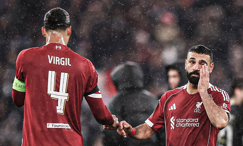 Hugo Ekitike ch&iacute;nh thức nghỉ 9 th&aacute;ng, mất World Cup 2026 - Ảnh 1