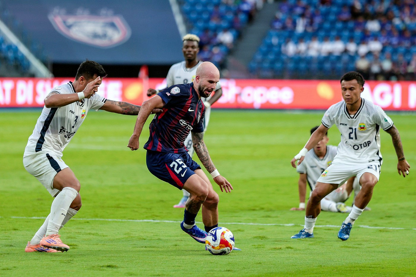 LĐBĐ Đ&ocirc;ng Nam &Aacute; kh&ocirc;ng trừng phạt CLB Malaysia d&ugrave; d&ugrave;ng cầu thủ nhập tịch lậu - Ảnh 1