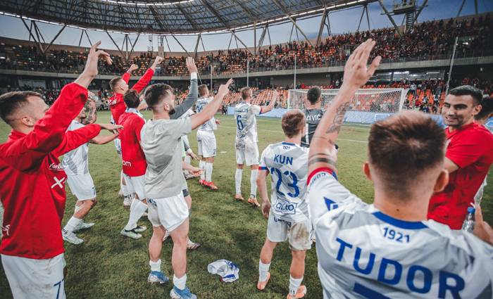 Nhận định, soi kèo Lech Poznan vs Rakow, 21h ngày 2/5