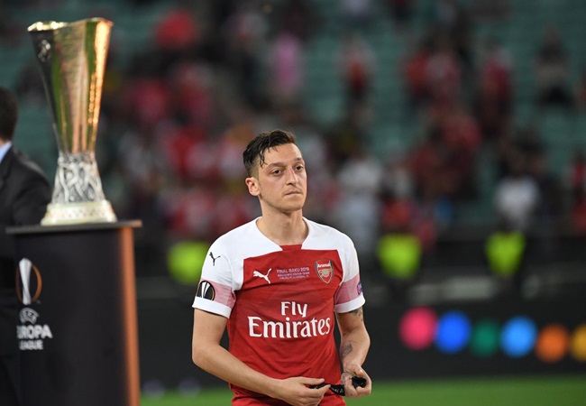 Arsenal quyết tống cổ Ozil bằng mọi giá