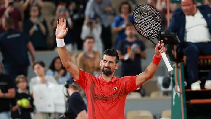 Chung kết Champions League khiến trận đấu của Djokovic bị gián đoạn