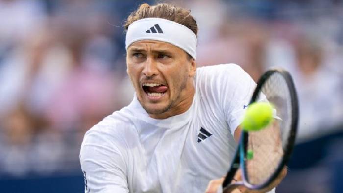 Zverev cán mốc 500 chiến thắng sau màn ngược dòng trước Arnaldi