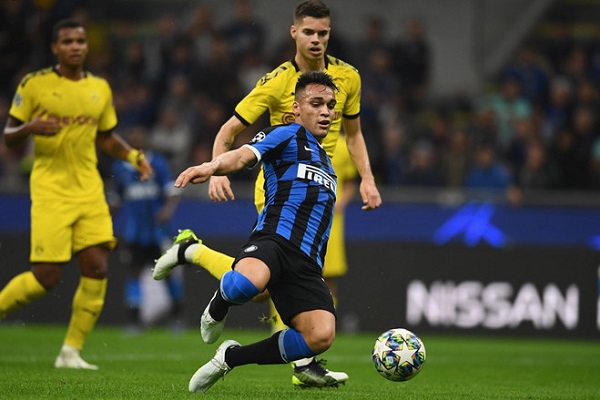 MU vung tiền tấn mua tiền đạo bị gãy mũi ở trận gặp U22 Việt Nam