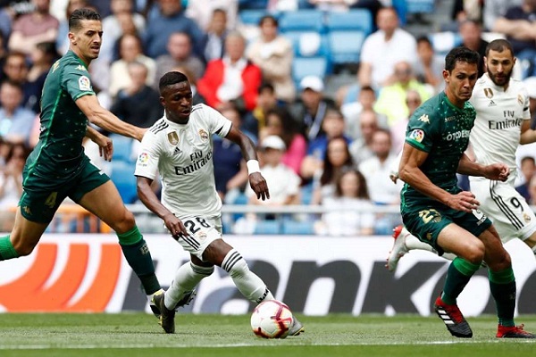 Real Madrid vs Real Betis (3h 3/11): Kền kền đụng khắc tinh