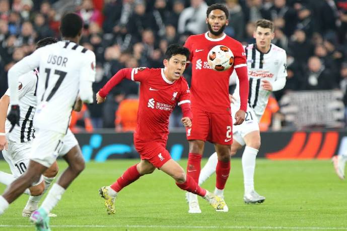Tam tấu hàng công toả sáng, Liverpool thắng tiến vào vòng knock-out
