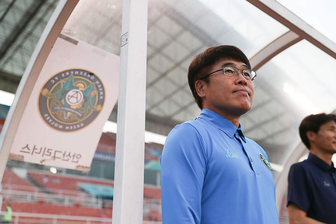 Viettel đánh bại Thanh Hóa nhờ... thầy Park