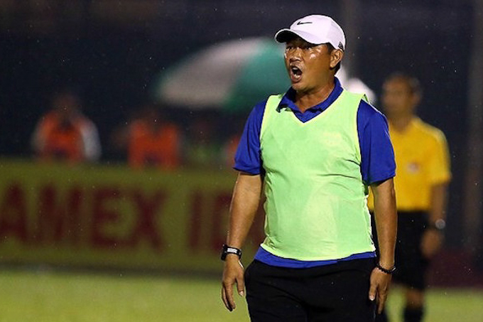 HLV Trần Minh Chiến: 'Tôi không muốn bị cầu thủ sai khiến'