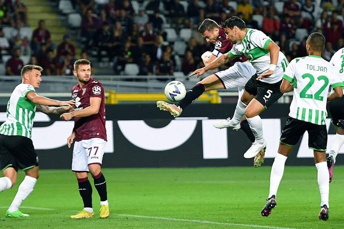 Soi kèo phạt góc Sassuolo vs Torino, 1h45 ngày 4/4