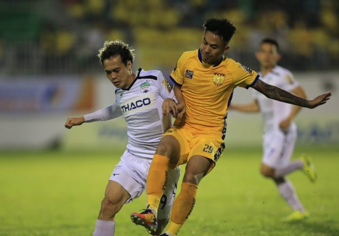 HAGL vs Nam Định (17h 5/5): Văn Toàn bị bắt bài?