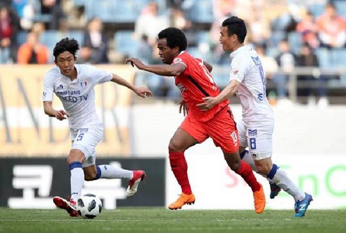 Soi kèo phạt góc Suwon vs Jeju, 17h ngày 2/9