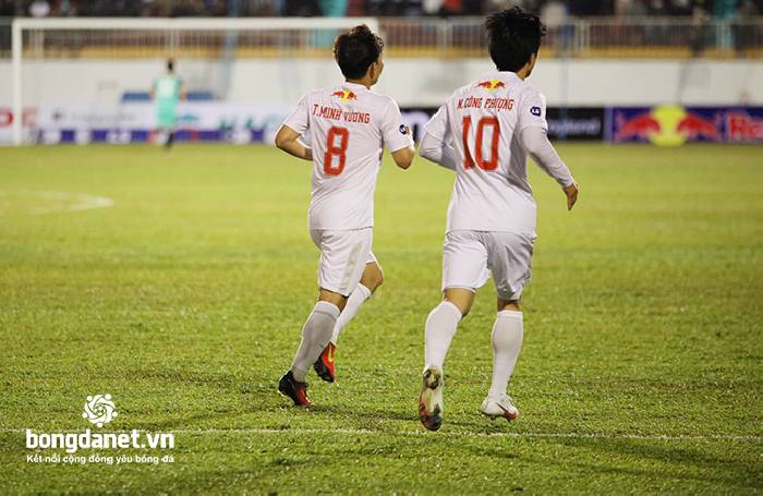 Công Phượng tịt ngòi, HAGL vẫn thắng tưng bừng 5-2 ở Pleiku