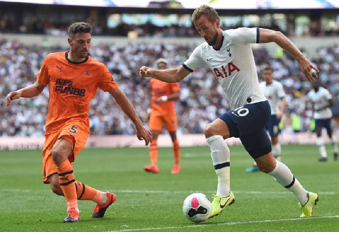 Lịch thi đấu bóng đá hôm nay 4/4: Newcastle vs Tottenham