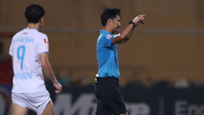 Hà Nội FC tố cáo trọng tài xử ép, gửi đơn kiến nghị lên VFF, VPF
