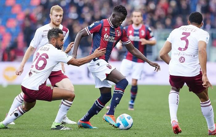 Soi kèo góc Torino vs Bologna, 1h45 ngày 4/5