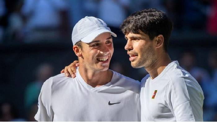 Alcaraz dập tắt giấc mơ của chàng sinh viên đại học, vào vòng 3 Wimbledon 2025