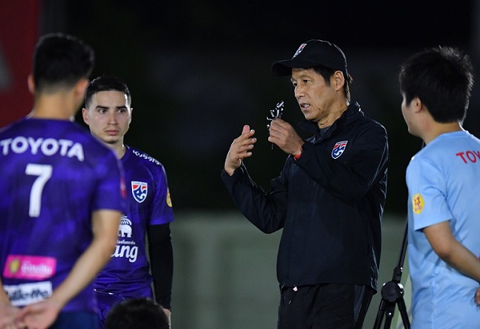 HLV Thái Lan lý giải chỉ dùng 1 tiền đạo đấu Việt Nam