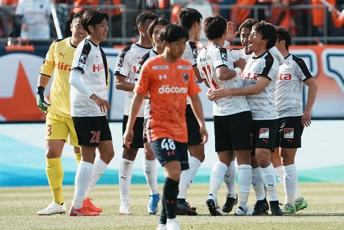Soi kèo tài xỉu Roasso Kumamoto vs Omiya Ardija hôm nay 17h00 ngày 4/9