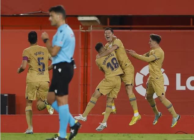 Đội hình ra sân chính thức Inter vs Barca, 2h ngày 5/10