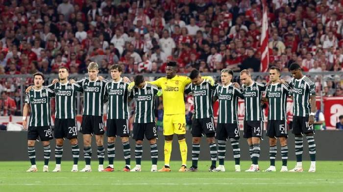 Phong độ không tốt, sao M.U phải ngồi dự bị ở Champions League