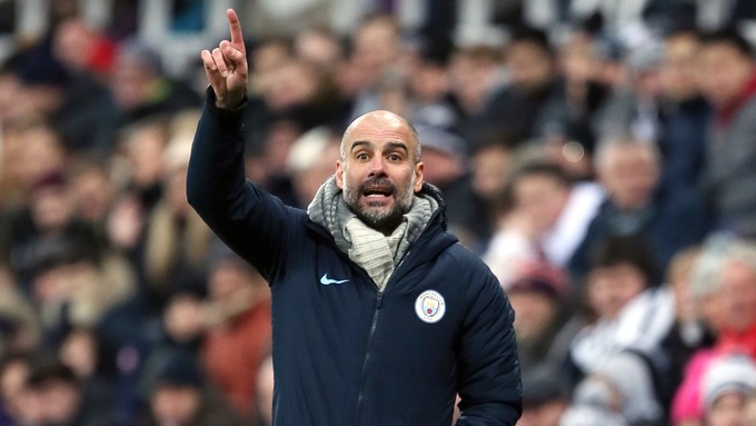 HLV Pep Guardiola thích cuộc đua vô địch với Liverpool