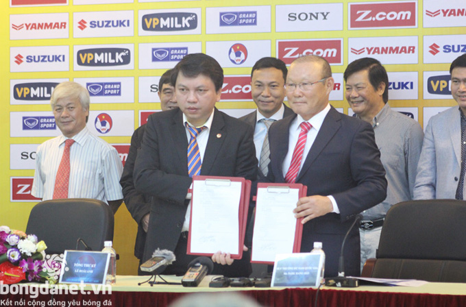 Lãnh đạo VFF khẳng định đủ sức giữ chân HLV Park Hang-seo