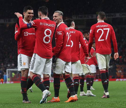 'Ngôi sao đang lên' lỡ trận khai màn EPL, Ten Hag muốn bổ sung tiền vệ 85 củ của Real