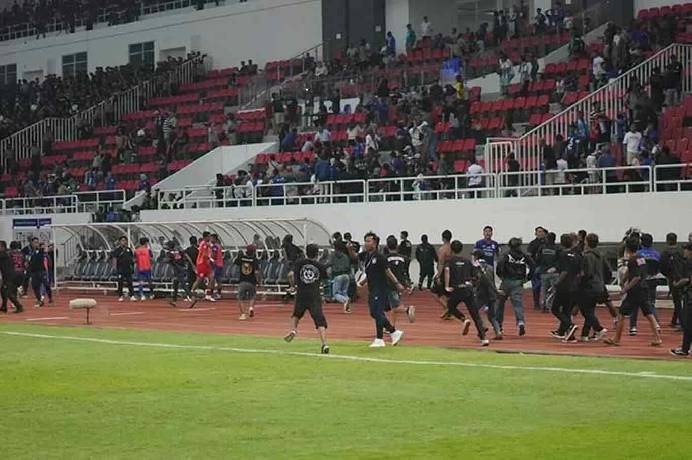 Bạo loạn lại xuất hiện ở sân cỏ Indonesia